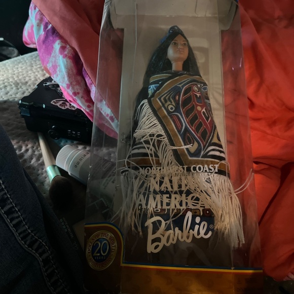 Barbie northwest coast collector edition - Picture 2 of 4